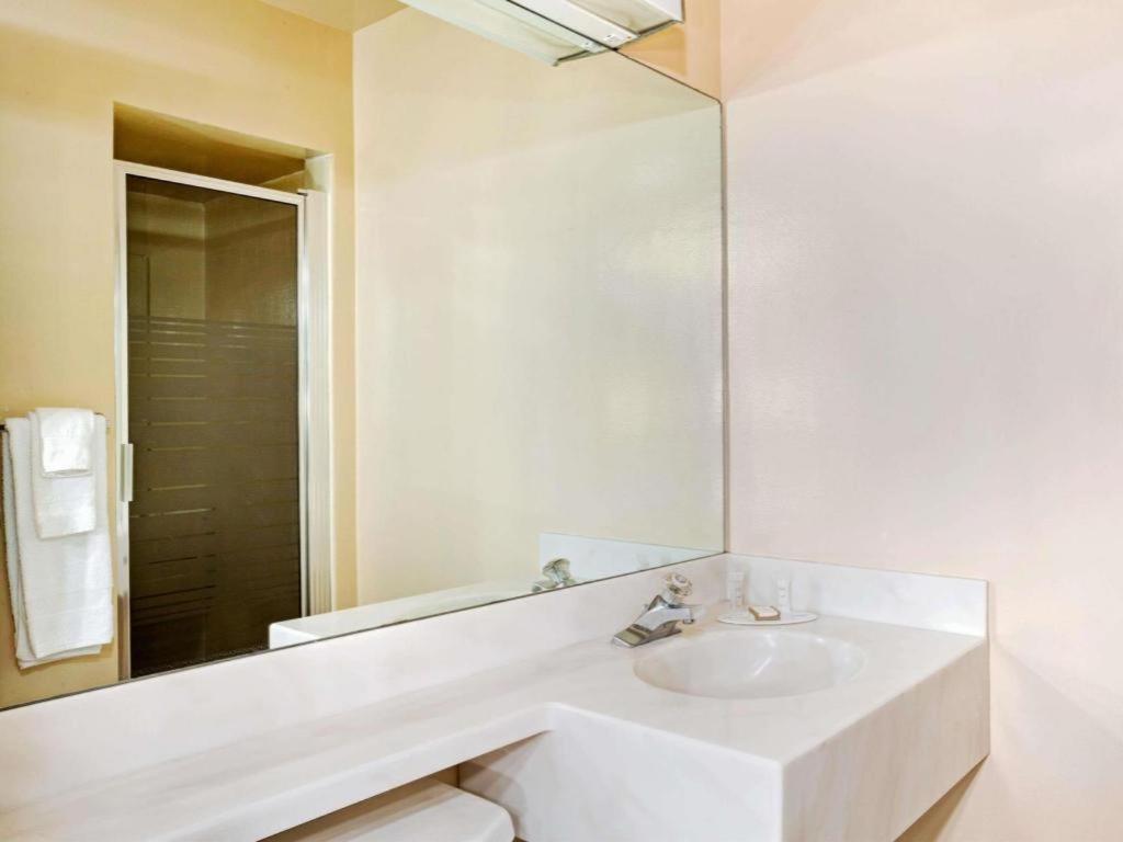 Howard Johnson By Wyndham South Lake Tahoe Εξωτερικό φωτογραφία