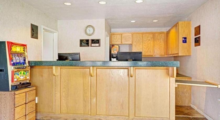 Howard Johnson By Wyndham South Lake Tahoe Εξωτερικό φωτογραφία
