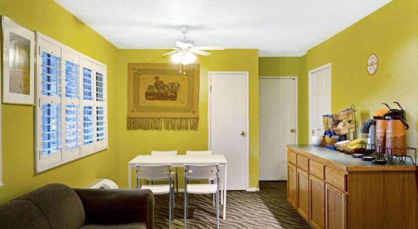 Howard Johnson By Wyndham South Lake Tahoe Εξωτερικό φωτογραφία